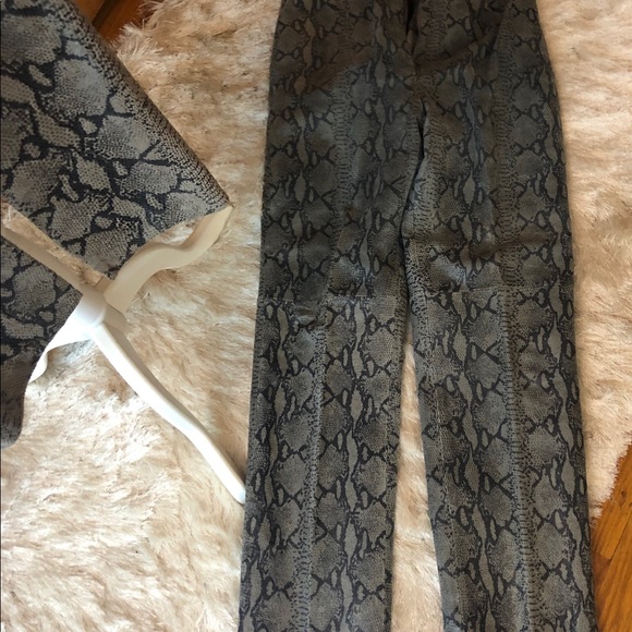 Leather blazer and pants set - Picture 5 of 5